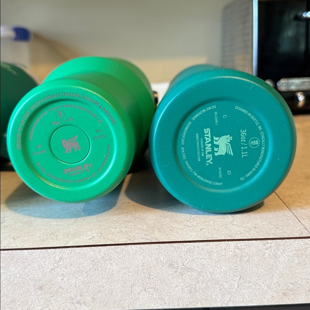 5 ct. Blues & greens Stanley cup 40oz bundle! - Picture 7 of 9
